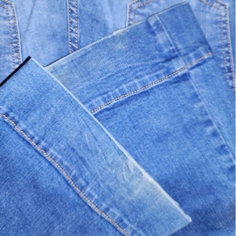 Litz Premium Denim Medium Wash Zippered Pocket Flare Leg Jeans Size 30 - Picture 4 of 7